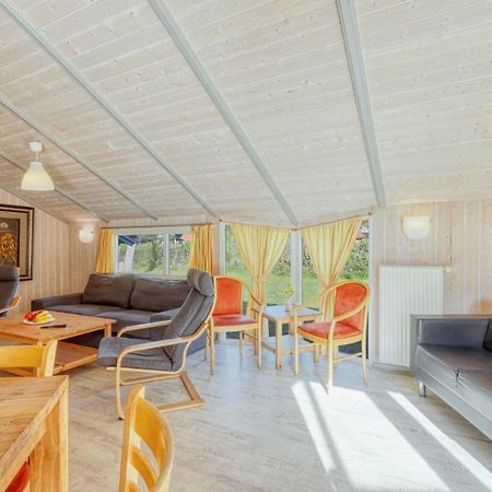 Kranich Ferienhaeuser Mit Innenpool Hohendorf  Екстериор снимка